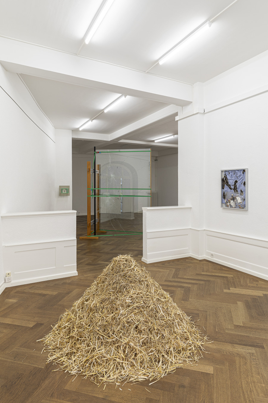 Installation views THE GLEANERS, 2023, KRONE COURONNE, Biel/Bienne. Credits: © Michal Florence Schorro