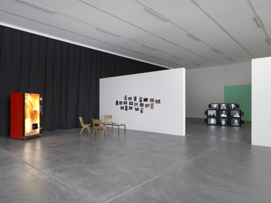 Installation view, ART CLUB2000, Selected Works 1992-1999, Kunsthalle Zürich, 2021, photo: Annik Wetter