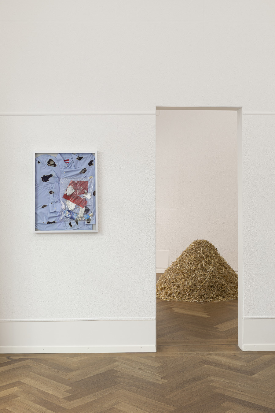 Installation views THE GLEANERS, 2023, KRONE COURONNE, Biel/Bienne. Credits: © Michal Florence Schorro