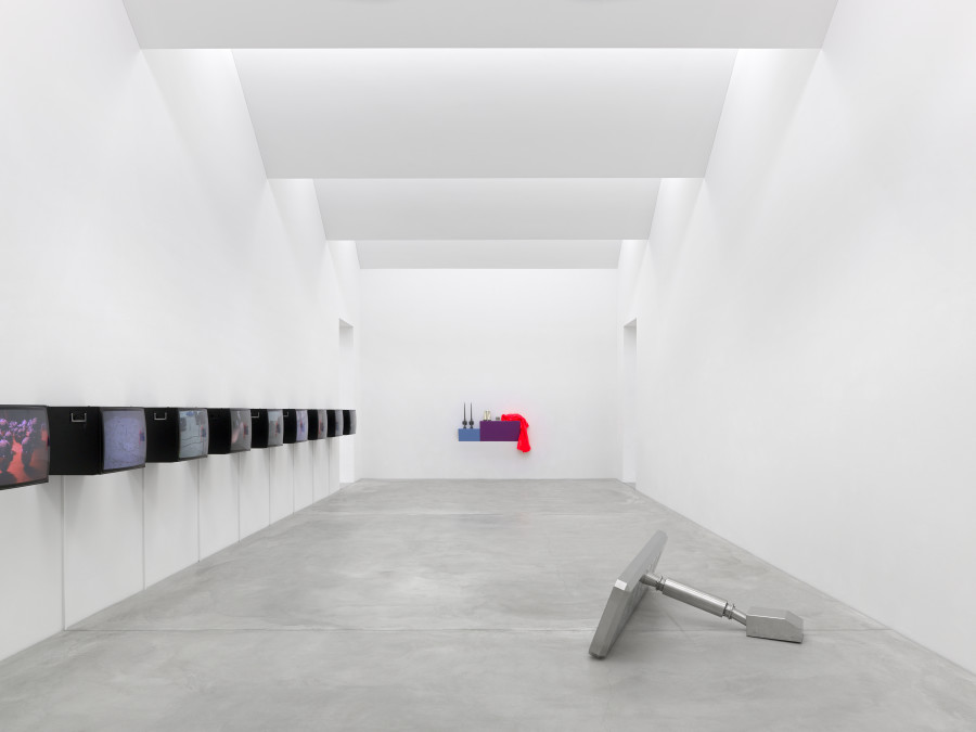 Exhibition view, Sylvie Fleury, Shoplifters from Venus, Kunst Museum Winterthur, 2023. Photo credit: Annik Wetter