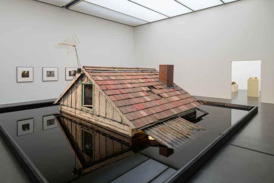 Ausstellungsansicht, Rinus Van de Velde. I’d rather stay at home, …, Kunstmuseum Luzern, 2021, Foto: Marc Latzel