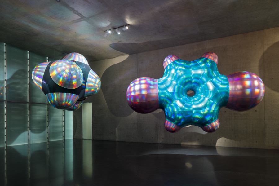 Monira Al Qadiri, BENZENE FLOAT, Propane; Para-Benzene, 2023, Installation view ground floor Kunsthaus Bregenz, 2023. Produced with the Sponsorship of ICD Brookfield Place. Photo: Markus Tretter. Courtesy of the artist © Monira Al Qadiri, Kunsthaus Bregenz