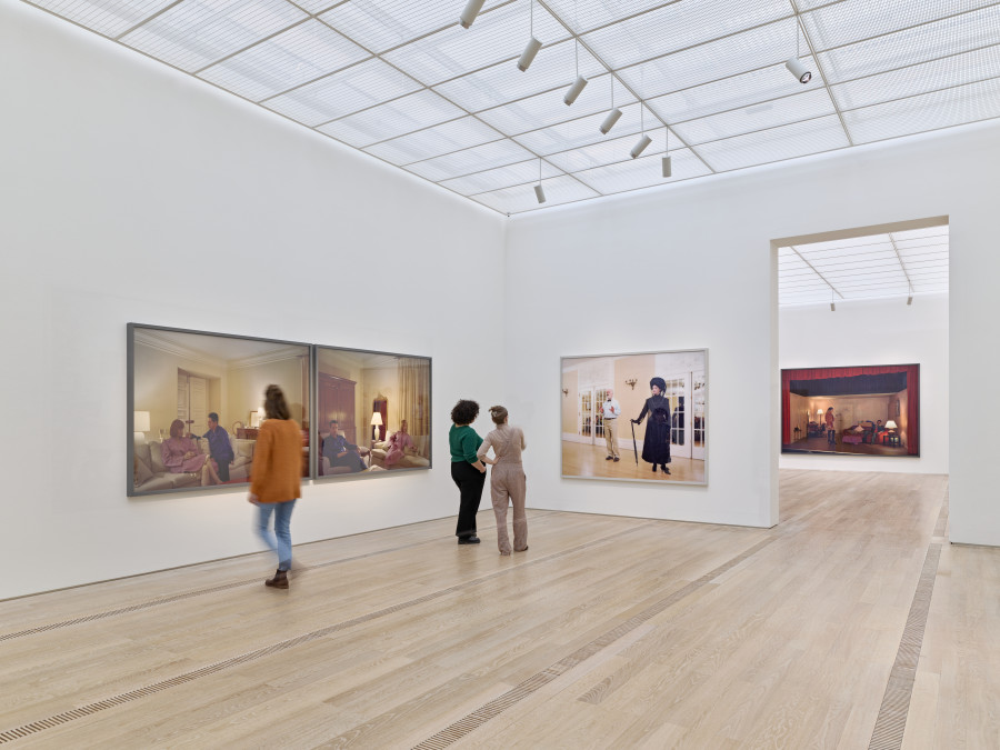 Installation view «Jeff Wall» at the Fondation Beyeler, Riehen/Basel, 2024. © Jeff Wall. Photo: Mark Niedermann