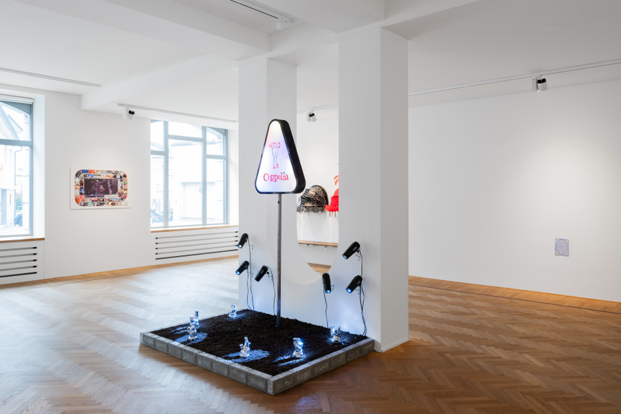Installation view of Vincent Grange, 'The Madwomen of Chaillot', 2025, Galerie Fabian Lang, Zürich. Courtesy of the artist and Galerie Fabian Lang. © The artist and Galerie Fabian Lang