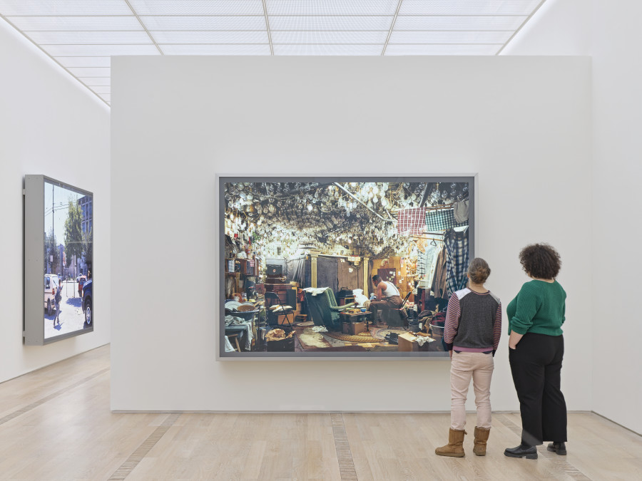 Installation view «Jeff Wall» at the Fondation Beyeler, Riehen/Basel, 2024. © Jeff Wall. Photo: Mark Niedermann