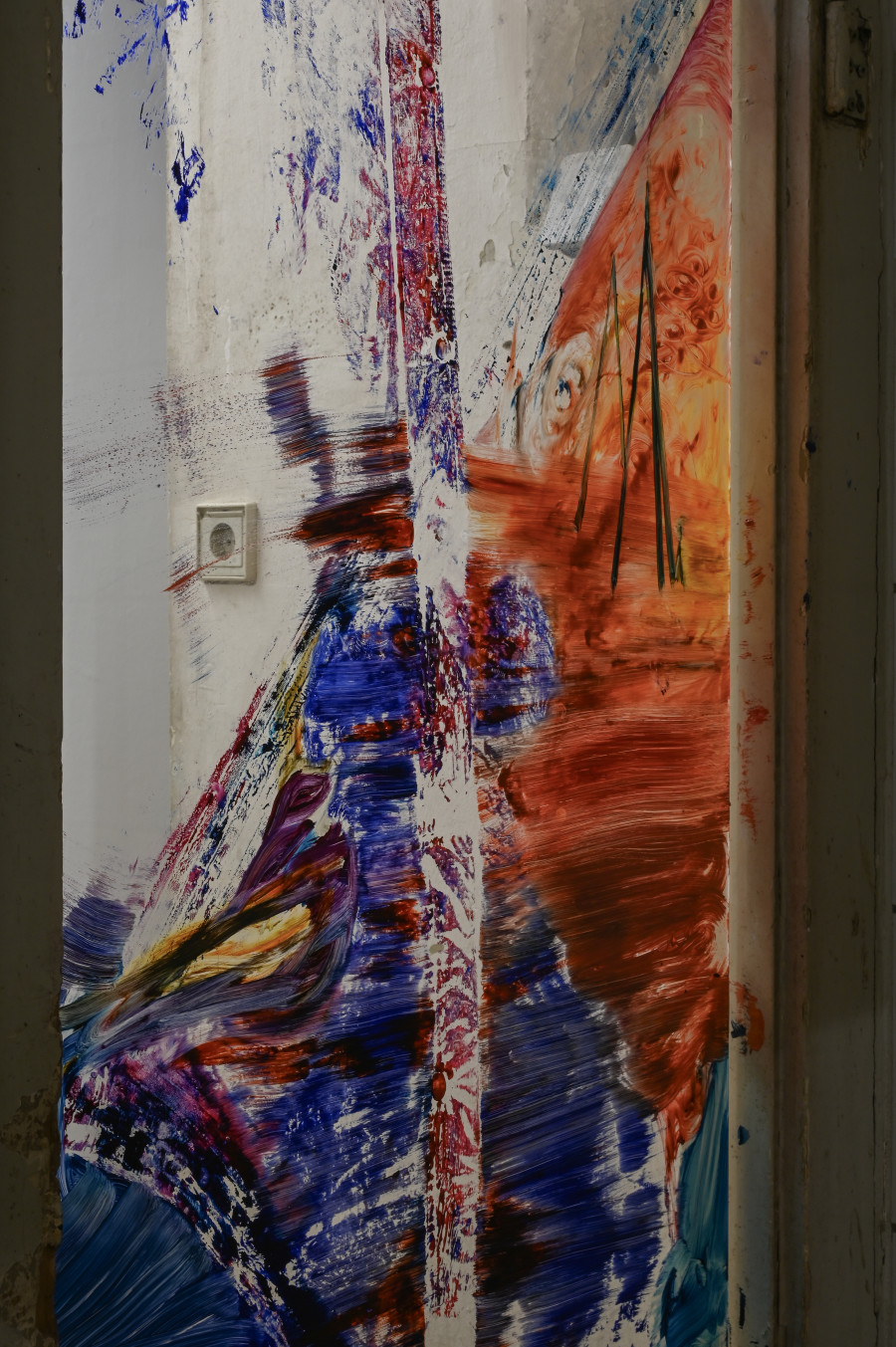 Mirjam Walter, "indulgence/Nachsicht" (detail), 2025, 186,5 x 63,8 cm, Mirjam Walter, "gestohlen bleiben" at Kaiserwache, Freiburg im Breisgau, 2025. Courtesy: the Artist and Kaiserwache. Photo: Stefan Lux