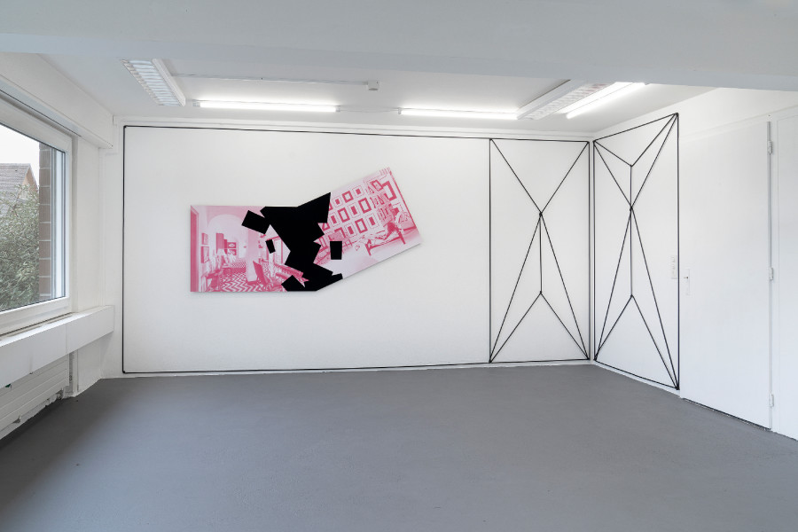 Julian Göthe - The Fat Shadow, Installation view at suns.works, 2021. Courtesy the artist and suns.works. Photography: Claude Barrault