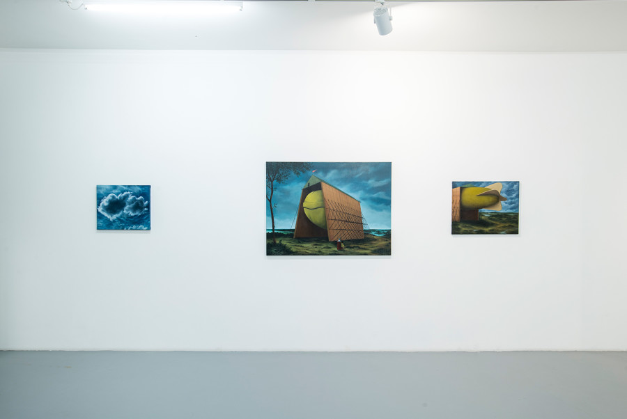 Exhibition view, Fabien Mérelle & Antoine Roegiers, A l’ombre des nuages - Nos abris dérisoires, Wilde 2020.