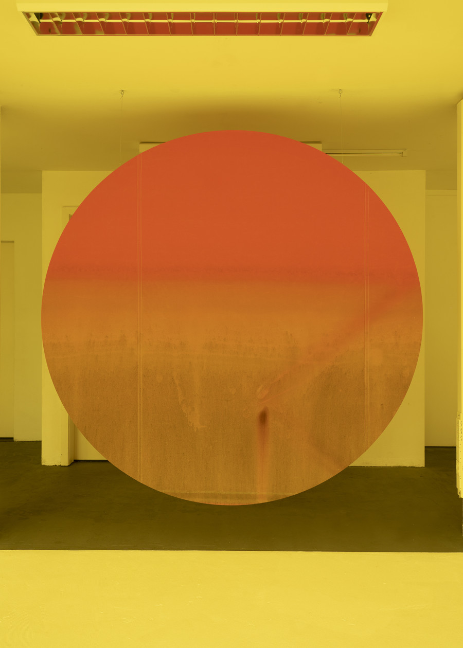 Brigham Baker – Shade, 2021. © 2021 suns.works and the artists, Photography: Claude Barrault