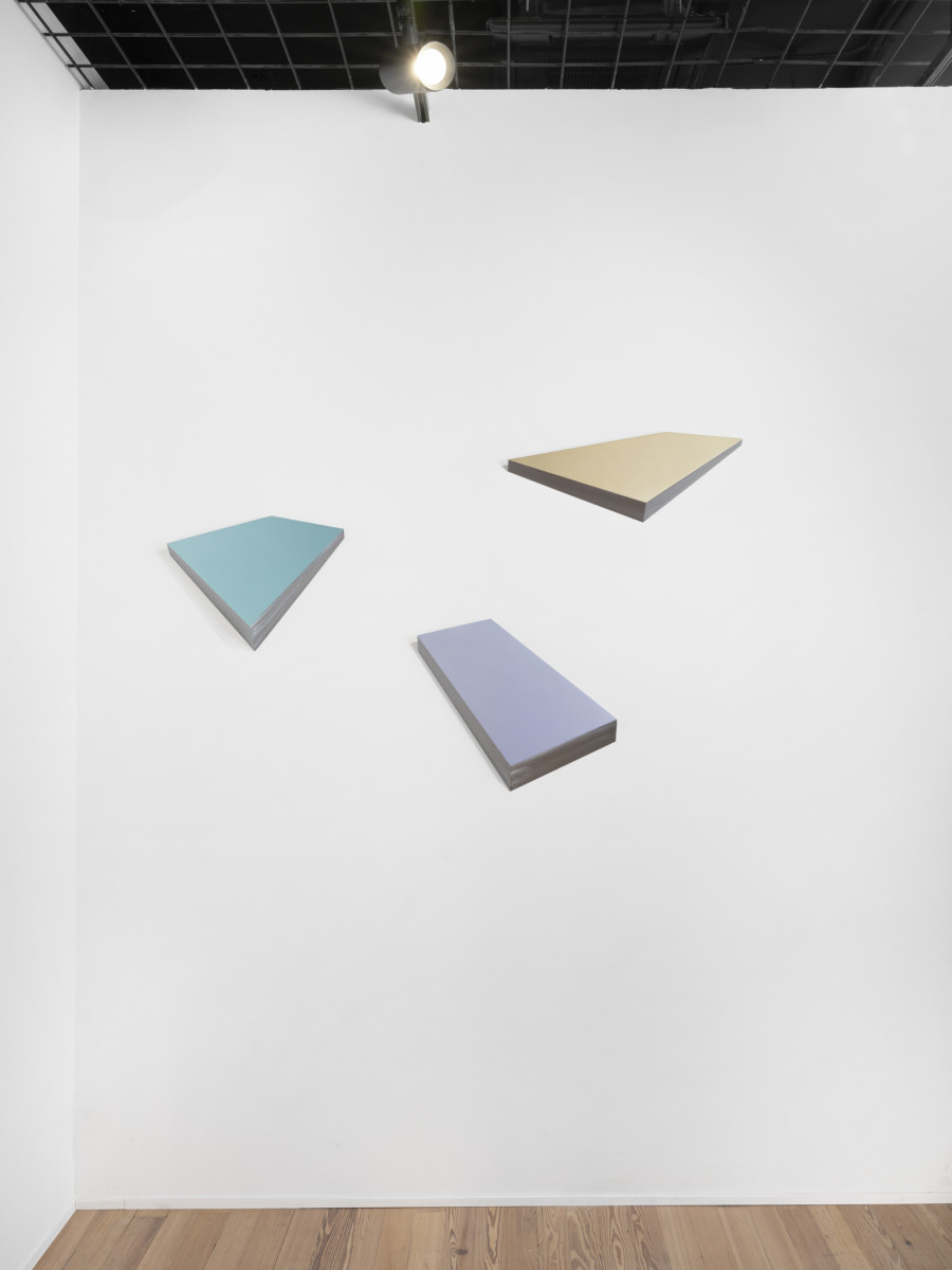 Exhibition view, Wolfram Ullrich, Double Treat, galerie lange + pult, Geneva, 2025. Photo credit: Julien Gremaud
