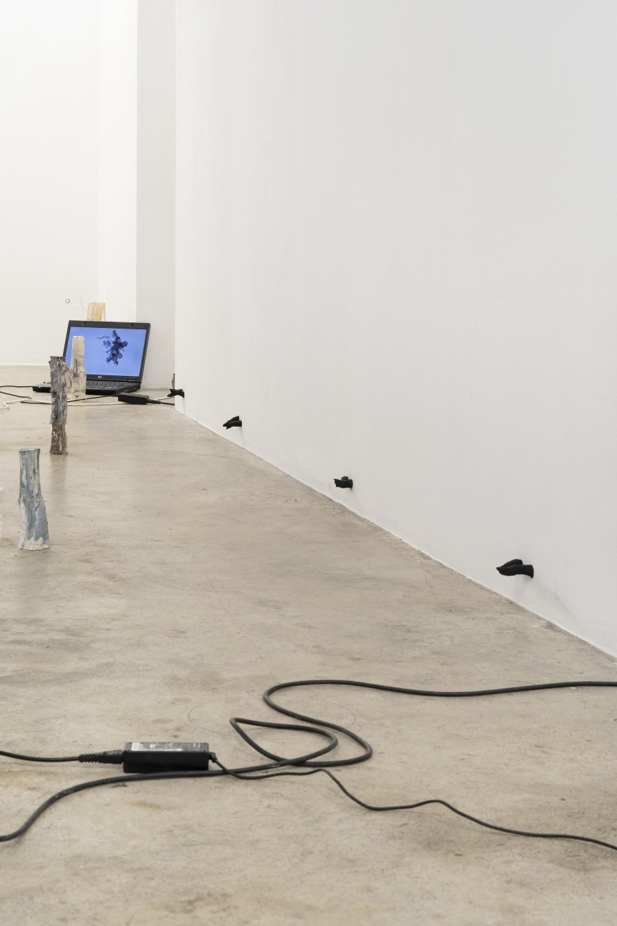 THIS MESSAGE COULD BE FOR YOU, Joerg Hurschler, Elektra Stampoulou and gousgous (Linda Suter, Nicolas Rothenbühler), 2023, Installation view, Curator: Ilona Stutz, Milieu (Bern, Switzerland), Photo: Claude Barrault.