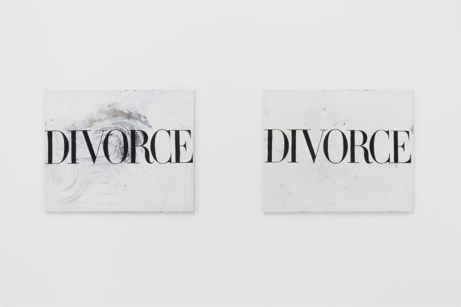 Jasmine Gregory, Divorce no.21, 2025, 110 × 90 cm, oil on linen and Divorce no.18, 2025, 110 × 90 cm, oil, acrylic, glitter on linen, at Forde, Geneva, 2026 / Photo: Théa Giglio / Courtesy: the artist, Sophie Tappeiner and Forde