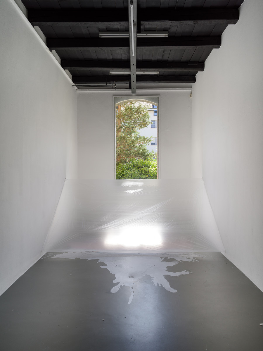 Jason Dodge, installation view, Kunsthalle Friart Fribourg, 2026. Photo: Cedric Mussano