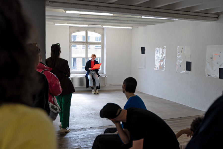 Performance, Izidora I LETHE, breath, blow, kiss, Stiftung BINZ39, 2024. Photo credit: Studio Stucky