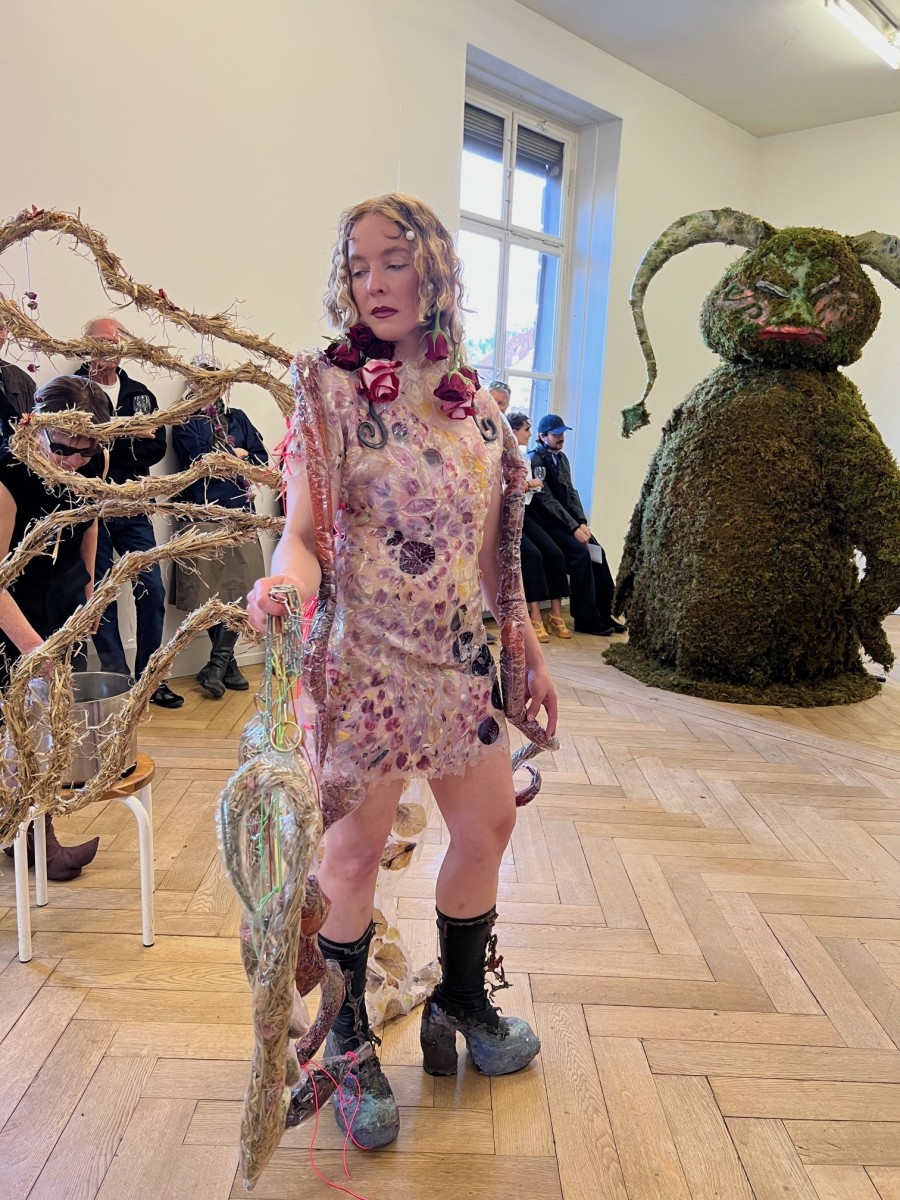 Performance at the opening of the exhibition “Livia Rita.Eat My Anger”, with the artist Livia Rita, Kunsthalle Palazzo 9.5.2025, Photo: Michael Babics