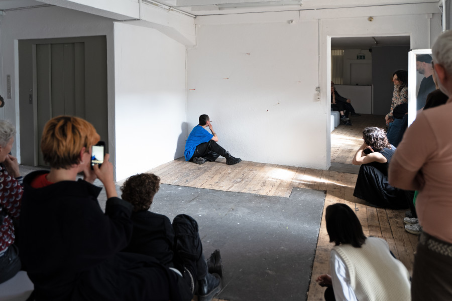 Performance, Izidora I LETHE, breath, blow, kiss, Stiftung BINZ39, 2024. Photo credit: Studio Stucky