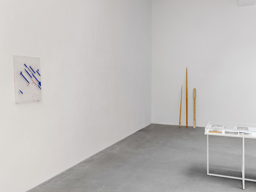 Installation view, Frequencies (and atmospheres), curated by Andreas Melas and Helena Papadopoulos, Galerie Eva Presenhuber, Waldmannstrasse, Zurich, 2023. © the artists. Courtesy the artists and Galerie Eva Presenhuber, Zurich / Vienna Photo: Stefan Altenburger Photography, Zürich.