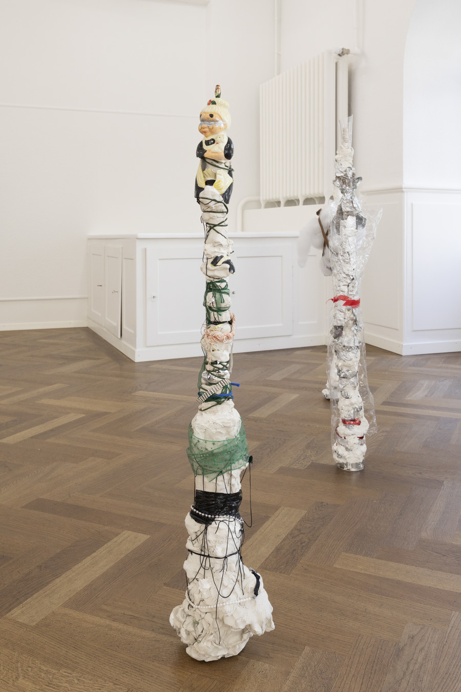 Installation views THE GLEANERS, 2023, KRONE COURONNE, Biel/Bienne. Credits: © Michal Florence Schorro