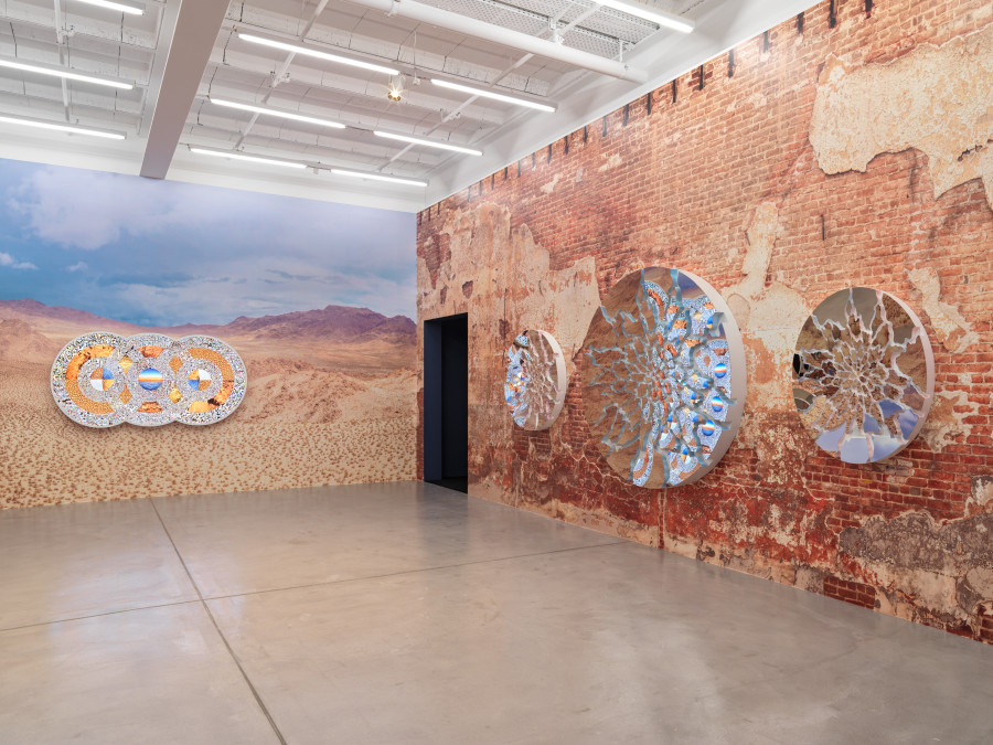 Installation view, Doug Aitken, HOWL, Galerie Eva Presenhuber, Zurich, Maag Areal, 2023. Courtesy the artist and Galerie Eva Presenhuber, Zurich / Vienna Photo: Stefan Altenburger Photography, Zürich