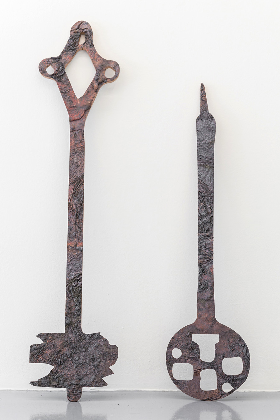 Réfléchis bien, EAC (les halles), Porrentruy, 11 May – 6 July 2025. Rita McBride, Gallia, 2016, Bronze, Courtesy of the artist and Mai 36 Galerie, Zürich