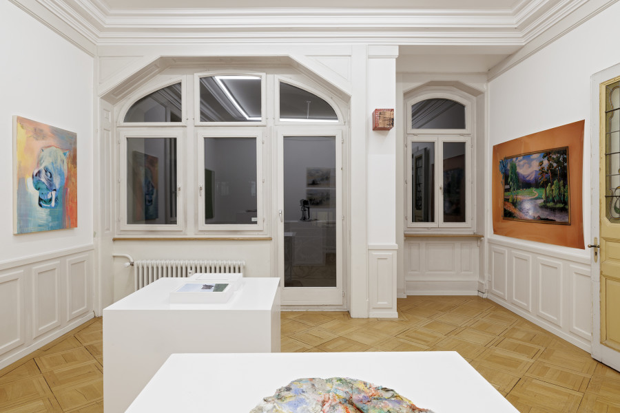 Exhibition view, Kühe und Pferde, Galerie Oskar Weiss, Zürich, 2025-2026. Photo credit: Gina Folly