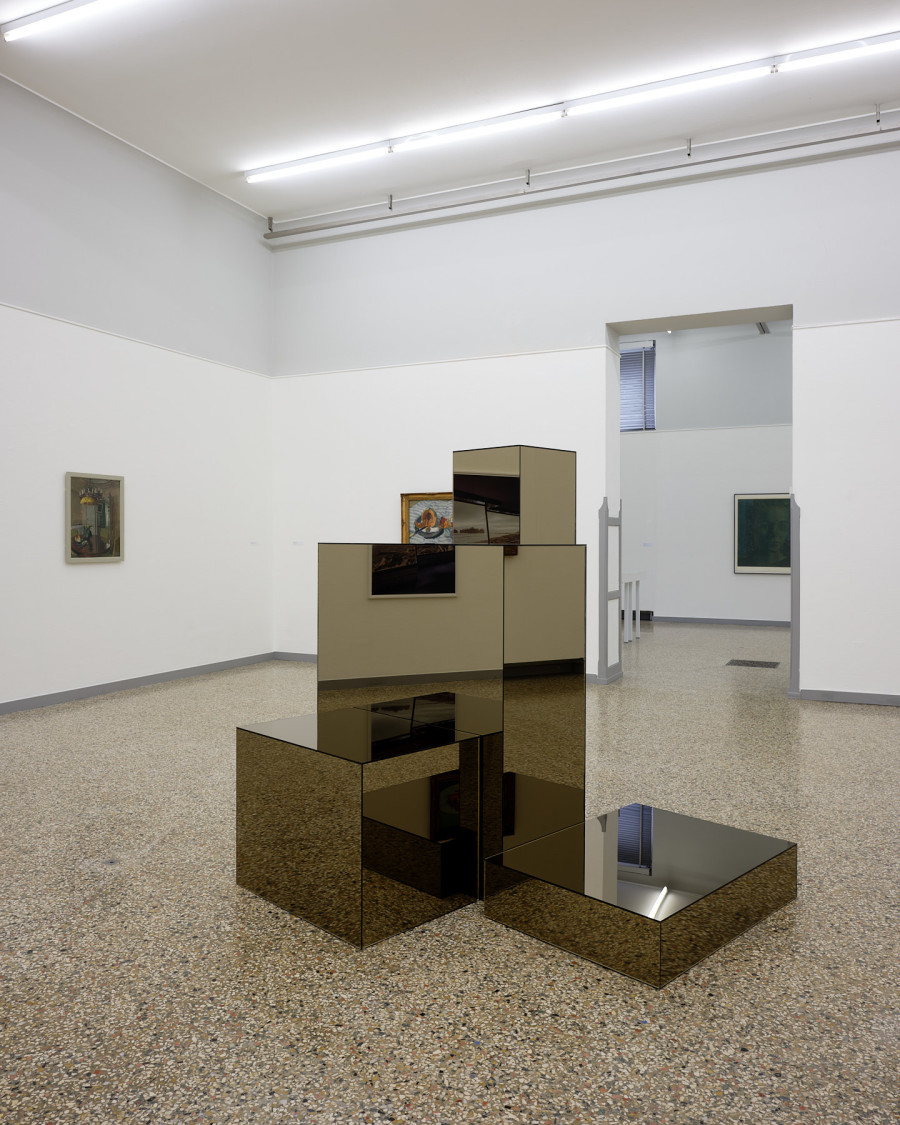 Exhibition view, Tiefenschärfe, Zwischen Lust, List und Schrecken, Kunstmuseum Solothurn, 2022.