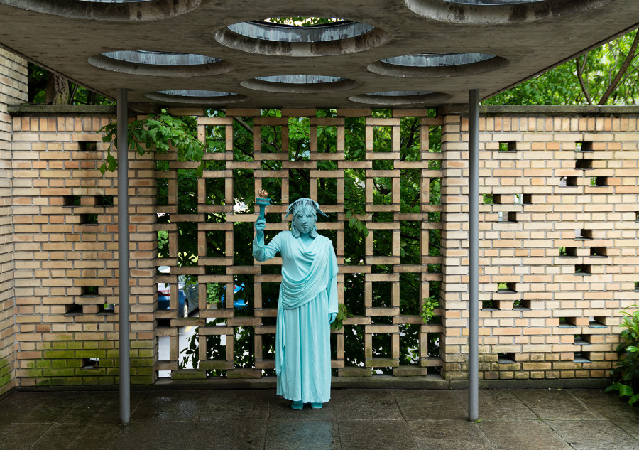 Puppies Puppies (Jade Kuriki Olivo), Liberty (Liberté), 2017, Costume, mask, plastic torch (performance), Courtesy of the Whitney’s collection, Whitney Museum of American Art, New York, and private collection. Photo: Stefan Burger