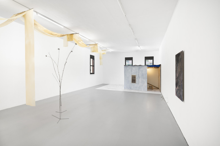 SHELTERS FROM THE STORM, installation view at La Rada, Locarno, 2025. Ph by Riccardo Giancola. Images courtesy of artists and La Rada, Photography by Riccardo Giancola (@riccardo_giancola) and Emanuele Finardi (@e.m.hey)